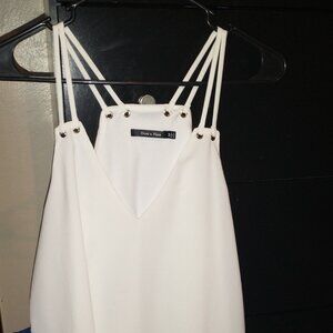 Junior's tank top size medium
